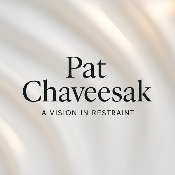 An Aura of Restraint: White Canvas, Golden Story